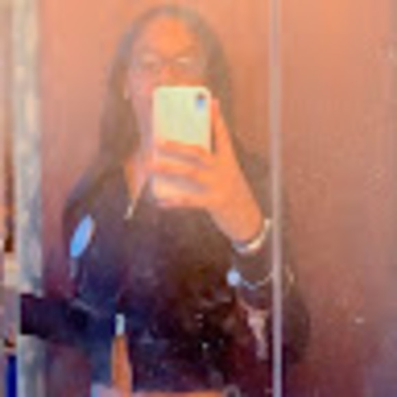 Meet your Posher, Lanae - Picture 1 of 1